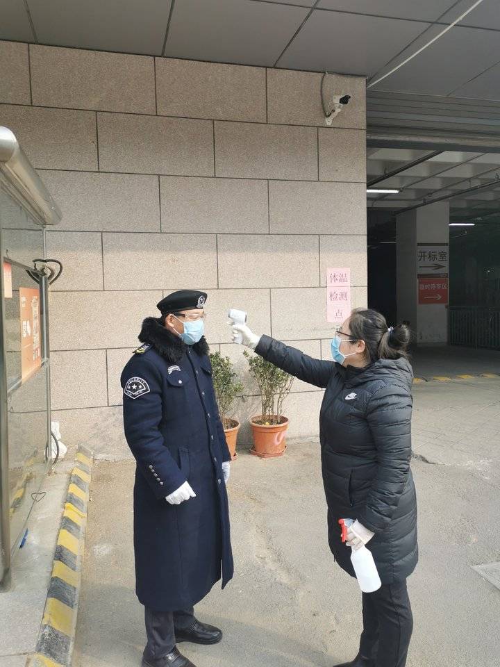 黨員先上|魯商物業(yè)孫燕：抗疫一個(gè)多月睡公司，喝水都要擠時(shí)間